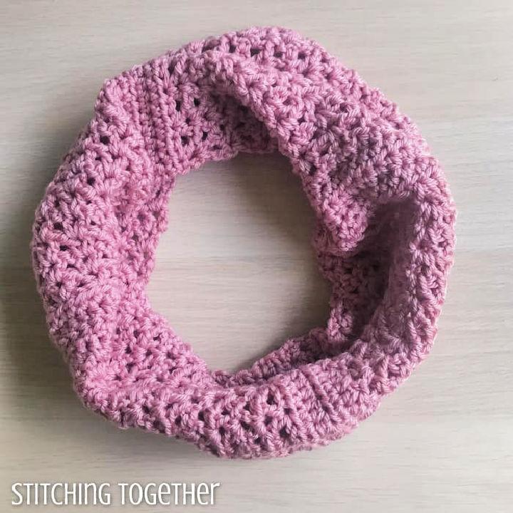 One Skein Crochet Lightweight Cowl Pattern