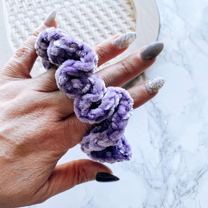 Quick and Easy Crochet Scrunchie Pattern
