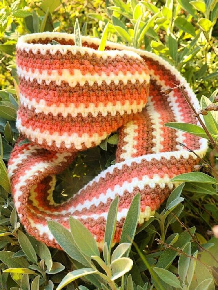 Single Crochet Retro Infinity Scarf Pattern