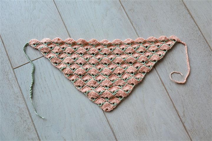 Beautiful Crochet Shells Bandana Pattern