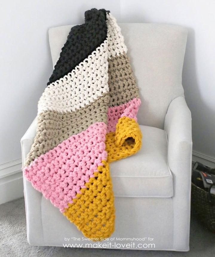 Chunky Crochet Blanket Pattern for Beginners