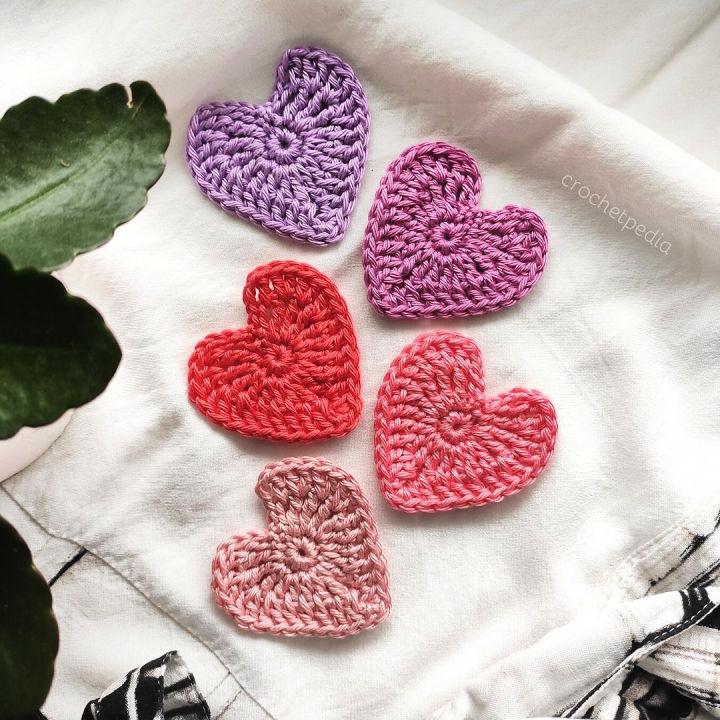 Crocheting a Heart in 15 Minute - Free Pattern
