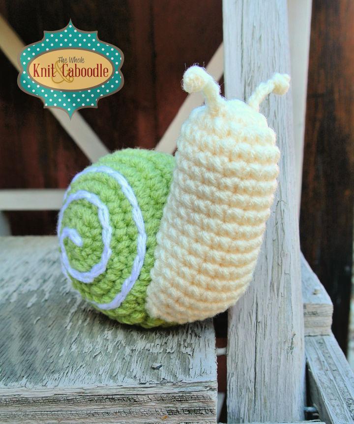 Crochet Fergus the Snail Free Pattern