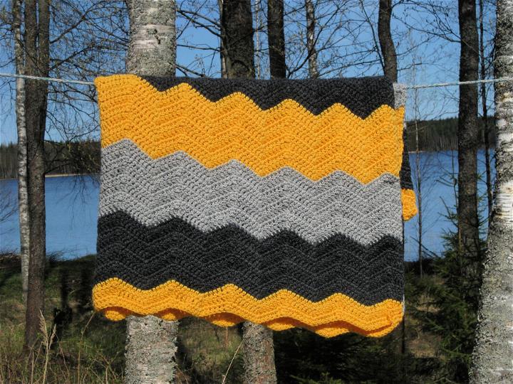 How to Make Full Size Chevron Blanket - Free Crochet Pattern