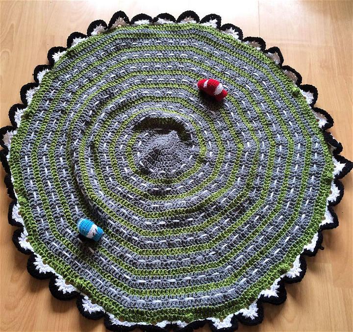 Pretty Crochet Round Road Blanket Pattern for Baby Boys