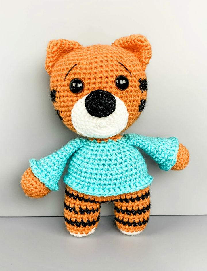 Crocheted Friendly Tiger in a Sweater - Free Pattern