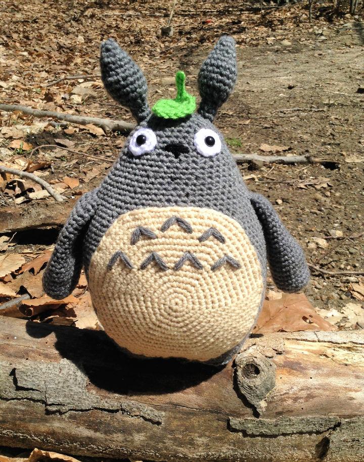 Cute Crochet Huggable Totoro Pattern