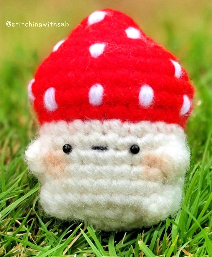 Crocheting a Mini Mushroom - Free Pattern