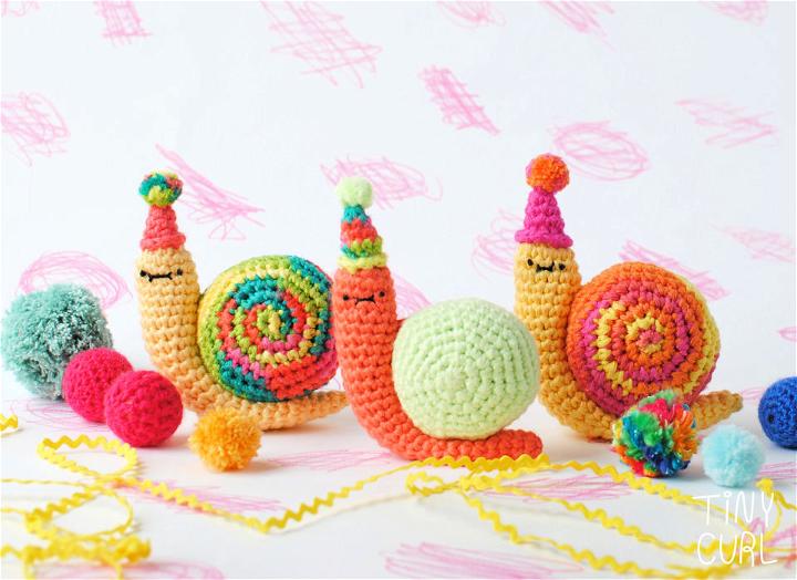 Cute Crochet Party Snail Amigurumi Pattern