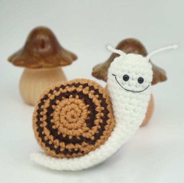 Cute and Easy Crochet Snail Amigurumi Pattern