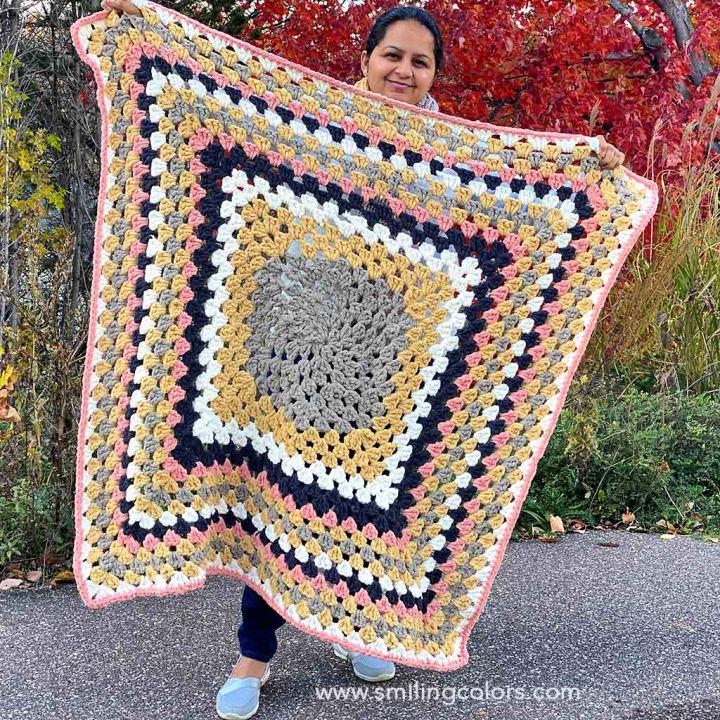 Easiest Center Start Blanket to Crochet