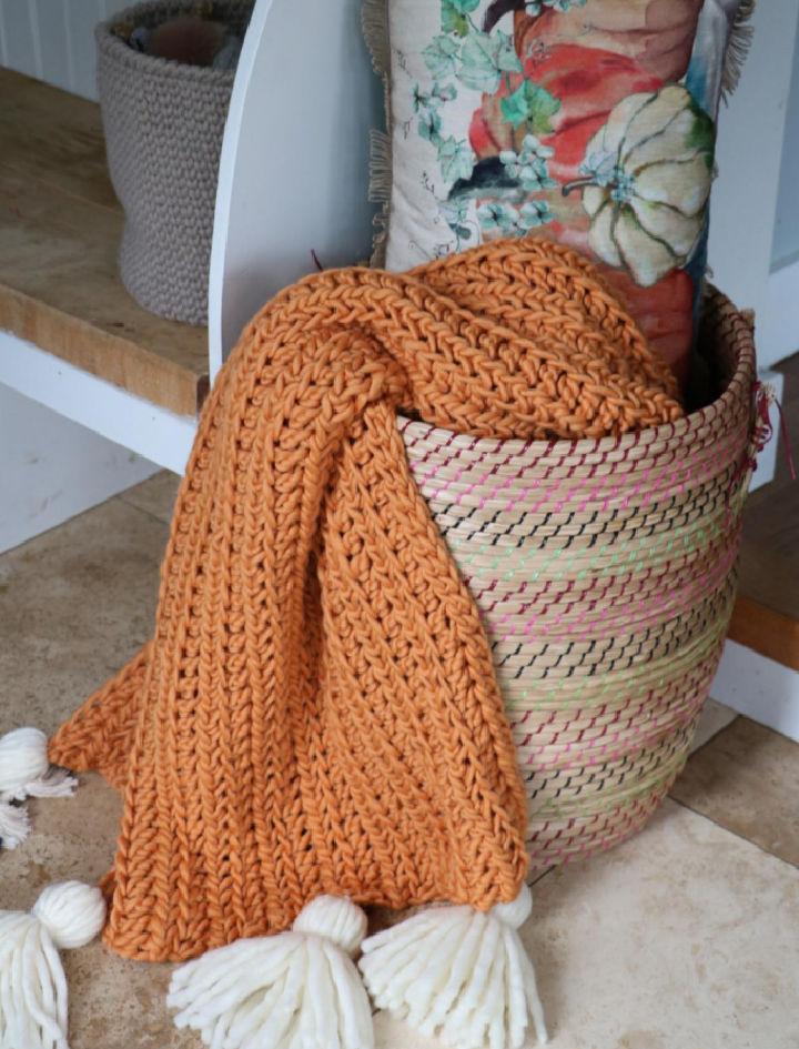 Easy Chunky Yarn Blanket to Crochet