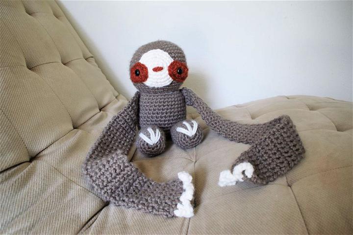 Free Crochet Bonds the Scarfie Sloth Pattern