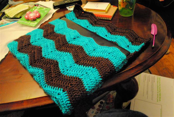 Free Crochet Chevron Laptop Cover Pattern