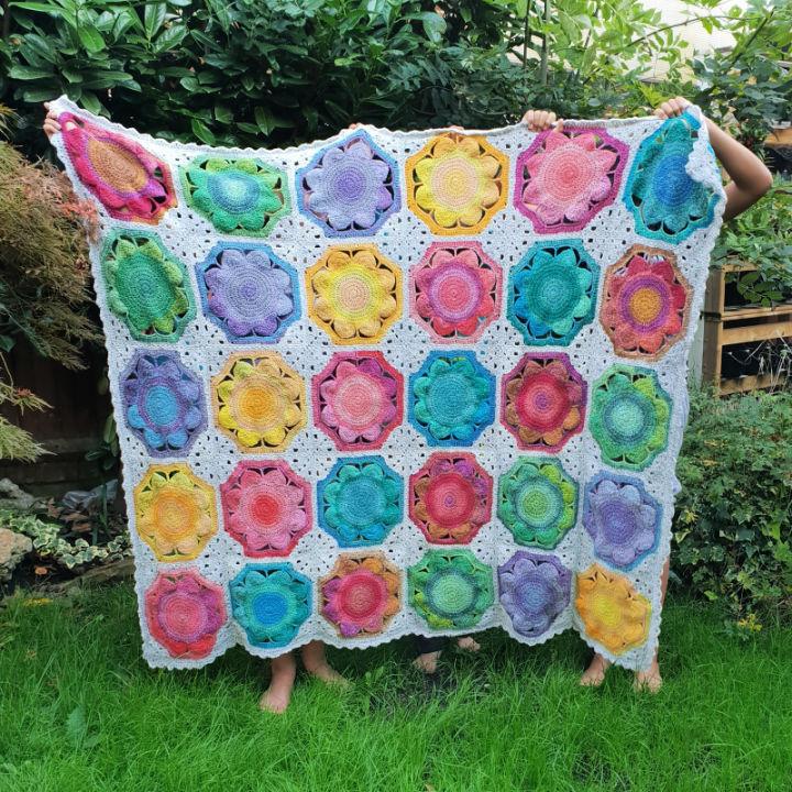 Free Crochet Lynda Blanket Pattern