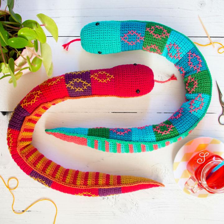 Free Crochet Sibling Snakes Pattern