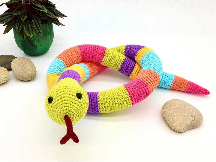 How to Crochet a Snake - Free Pattern