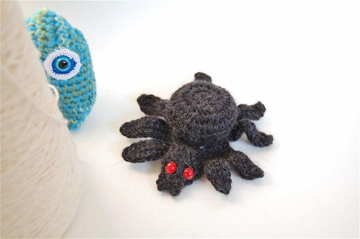 How to Crochet a Spider Free Pattern