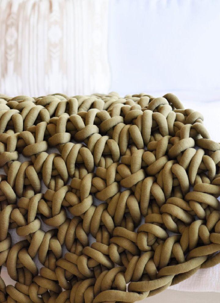 How to Hand Crochet a Big Yarn Blanket