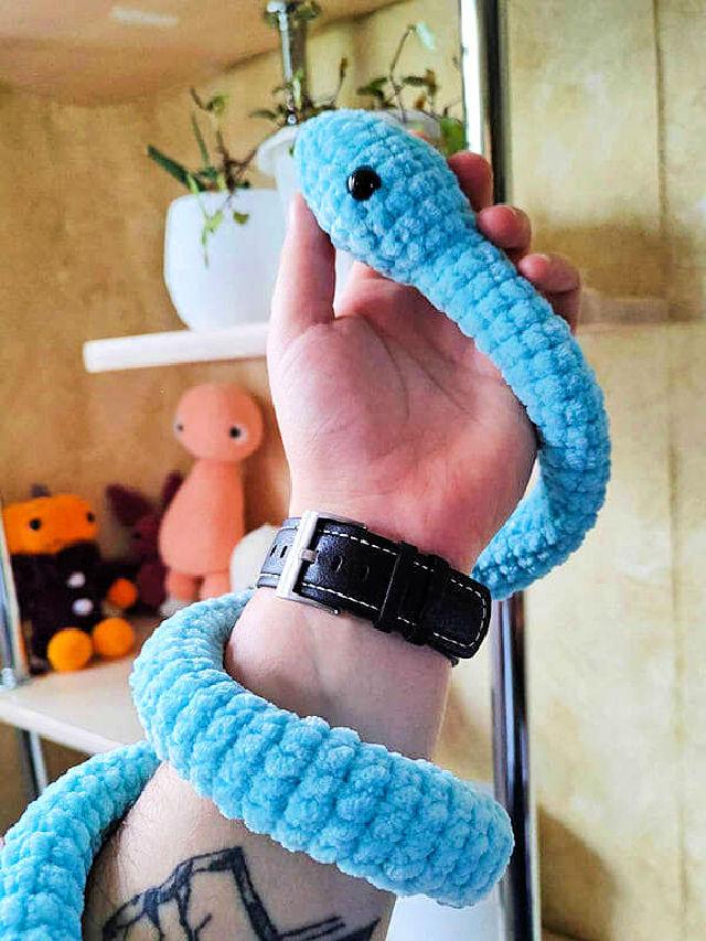 How to Make Snake Plush - Free Crochet Pattern