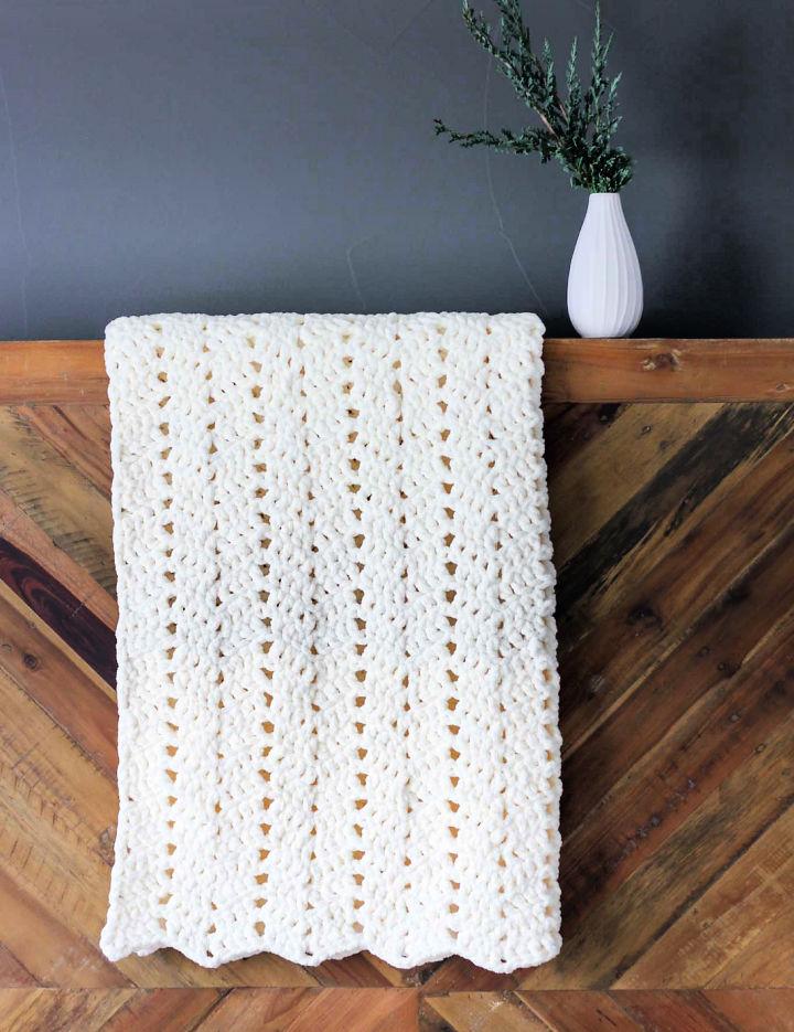 Modern and Chunky Crochet Blanket Pattern