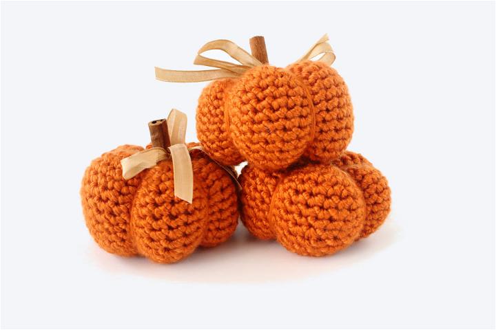 Quick and Easy Crochet Pumpkin Plushies Pattern