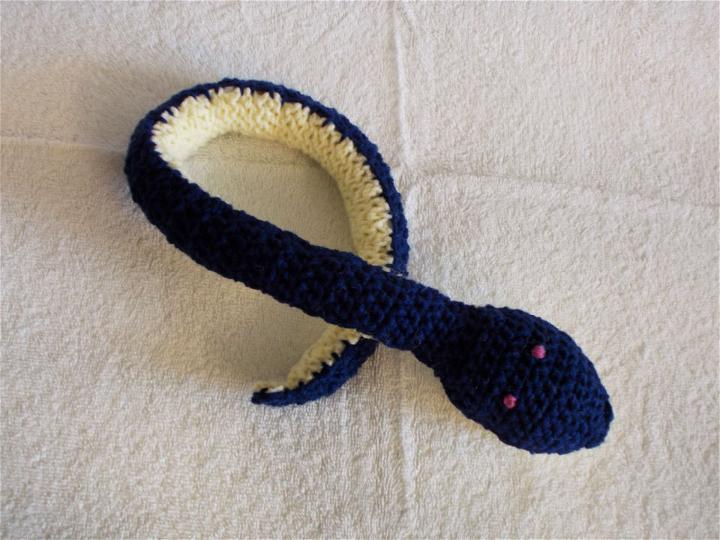 Quick and Easy Crochet Sis the Snake Pattern