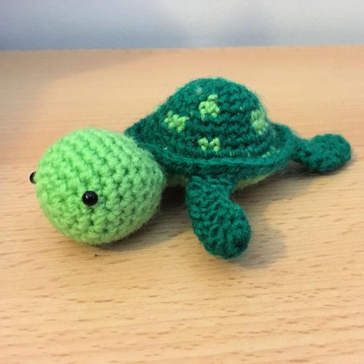 Crocheted Mini Amigurumi Turtle Free Pattern