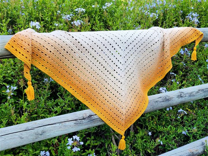 Easy Crochet Triangle Summer Shawl Pattern for Beginners