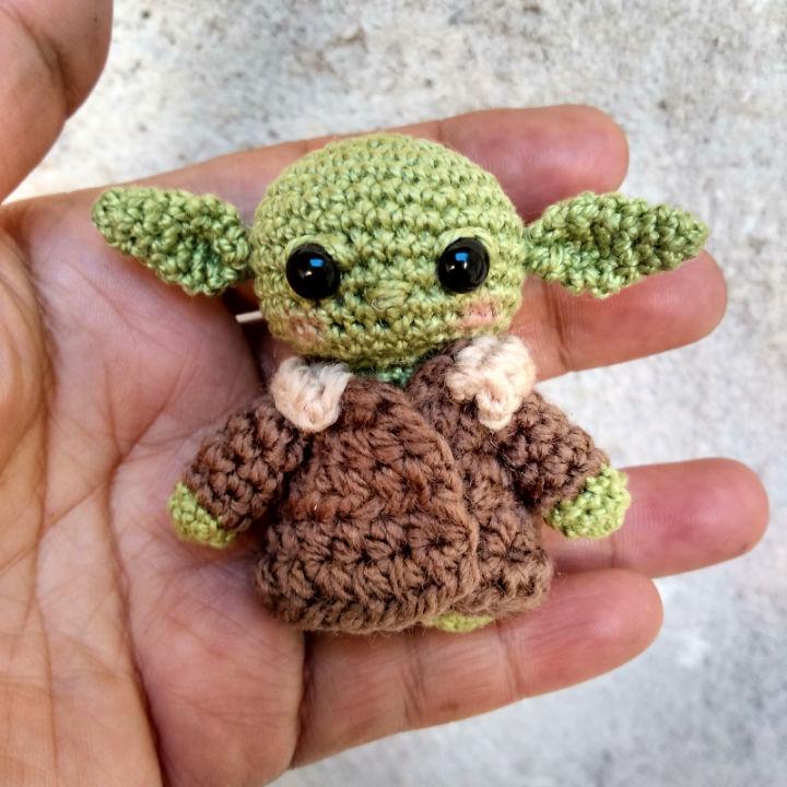 How to Crochet Baby Yoda Llavero
