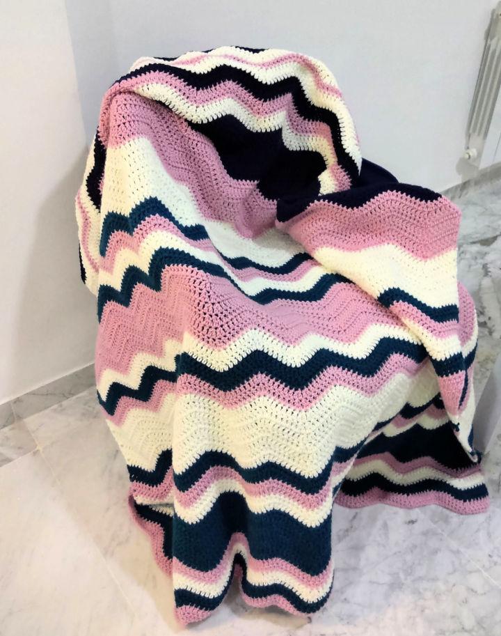 Pretty and Easy Crochet Ripple Blanket Pattern