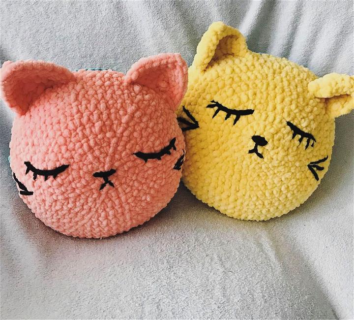 Adorable Crochet Cat Pillow Pattern