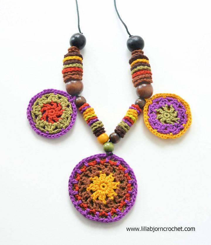 Attractive Crochet African Mandala Necklace Idea
