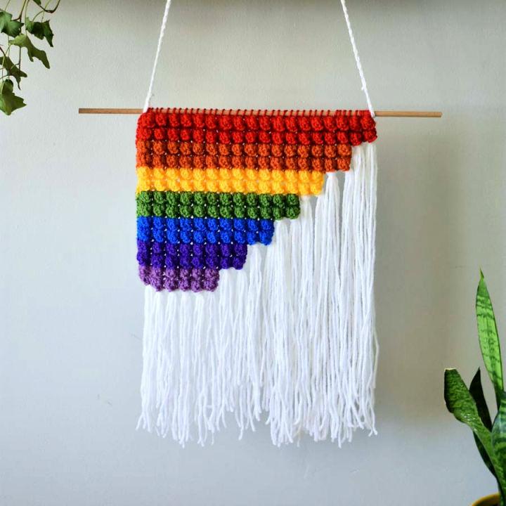 Free Crochet Rainbow Wall Hanging Pattern