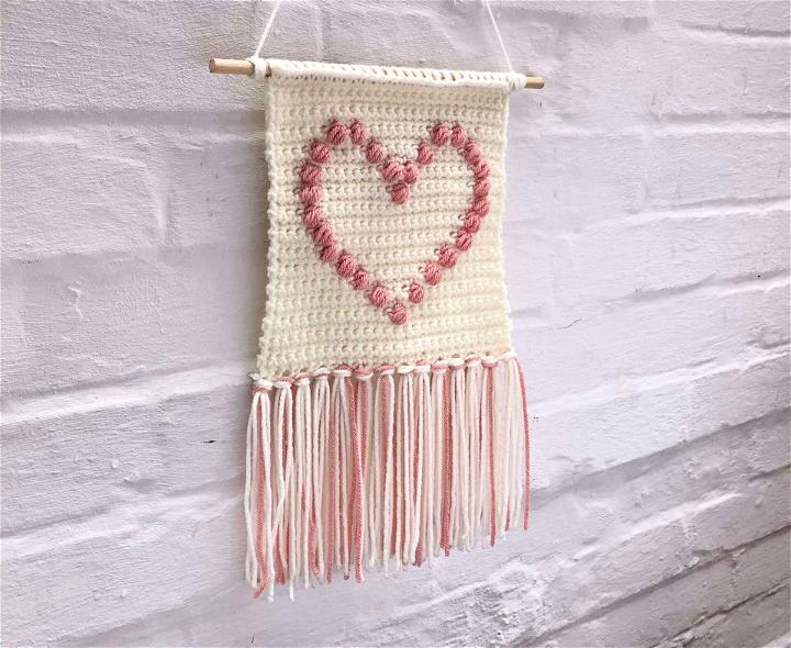 Modern Crochet Love Heart Yarn Wall Hanging Pattern