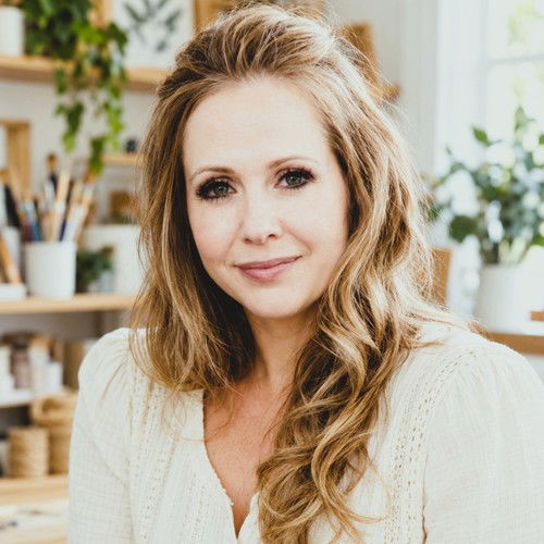 Aimee John, diy projects, home decor & woodworking at Blitsy