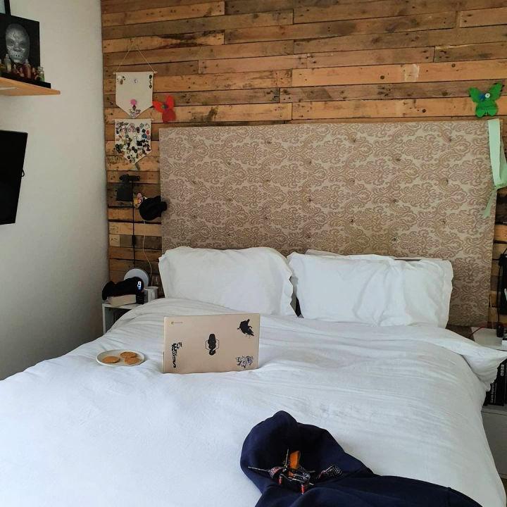 Bedroom Pallet Wall