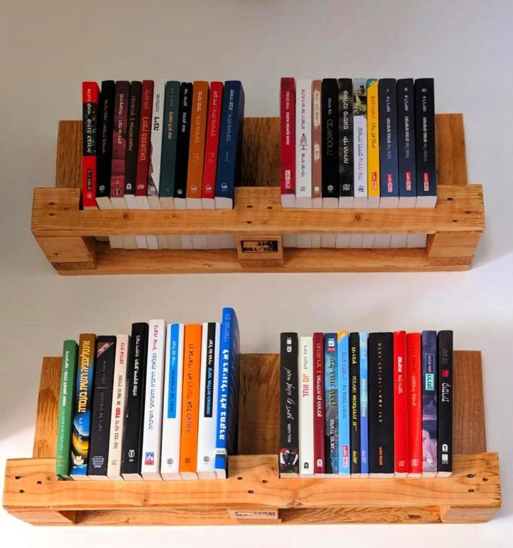 Bookshelf made from an upcycled wooden pallet