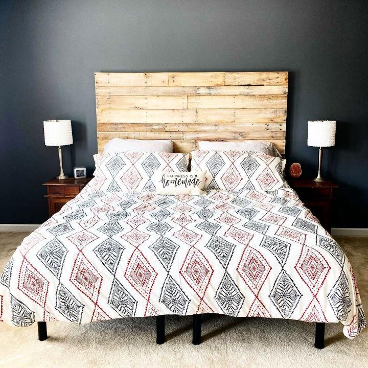 Budget Friendly Pallet Headboard