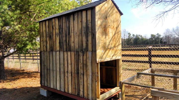 Building Pallet Chicken Coop