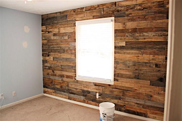 DIY Pallet Accent Wall