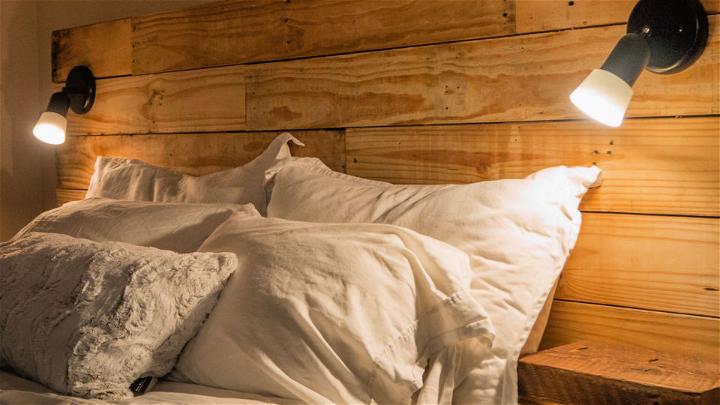 DIY Pallet Headboard With Lights