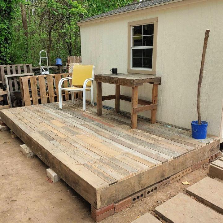 Garden Deck Using Pallet Wood