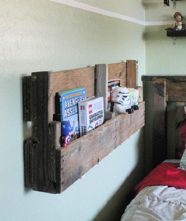 How To Turn A Pallet Into A Bookshelf