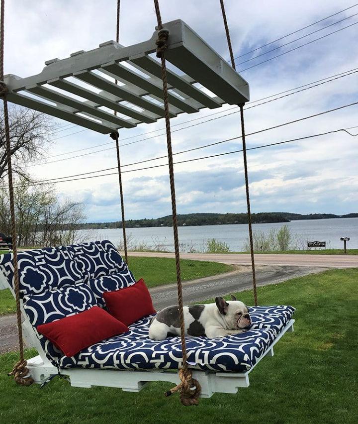 Lounge Tree Swing Using Pallets