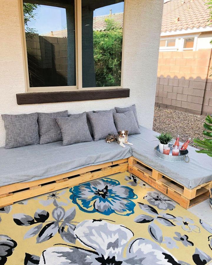 Outdoor Sectional Pallet Couch