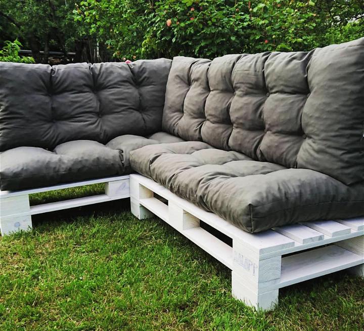 Pallet Garden Couch