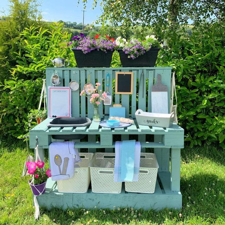 Pallet Mud Kitchen