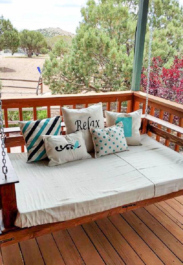 Pallet Porch Swing