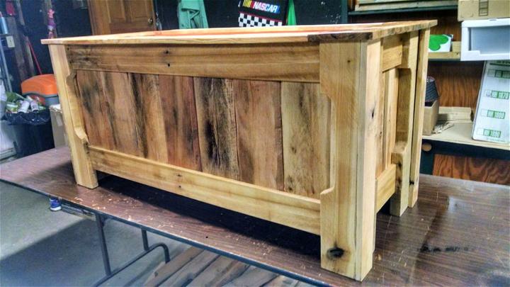 Pallet Wood Toy Box